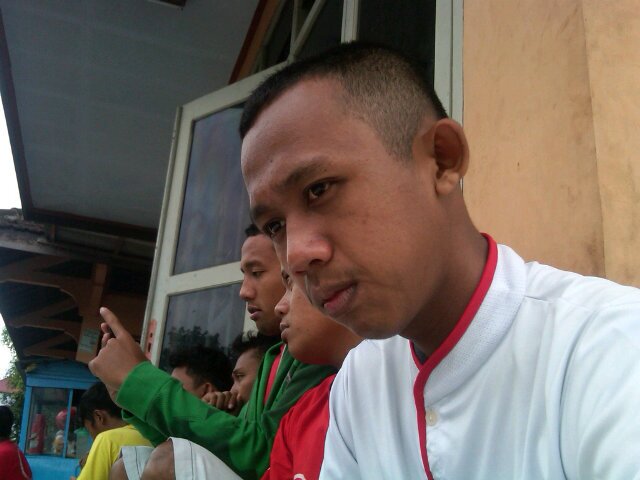 Abdul_R28's profile picture. Karena mimpi berasal dari harapan
  maka kita tidak boleh kalah dengan keadaan
  http://t.co/hf4mmtcUwW 
 
 Invite 325C0204