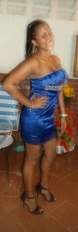 Simpatica, inteligente, bella. Super pana,☺ mas enamorada que nunca♥