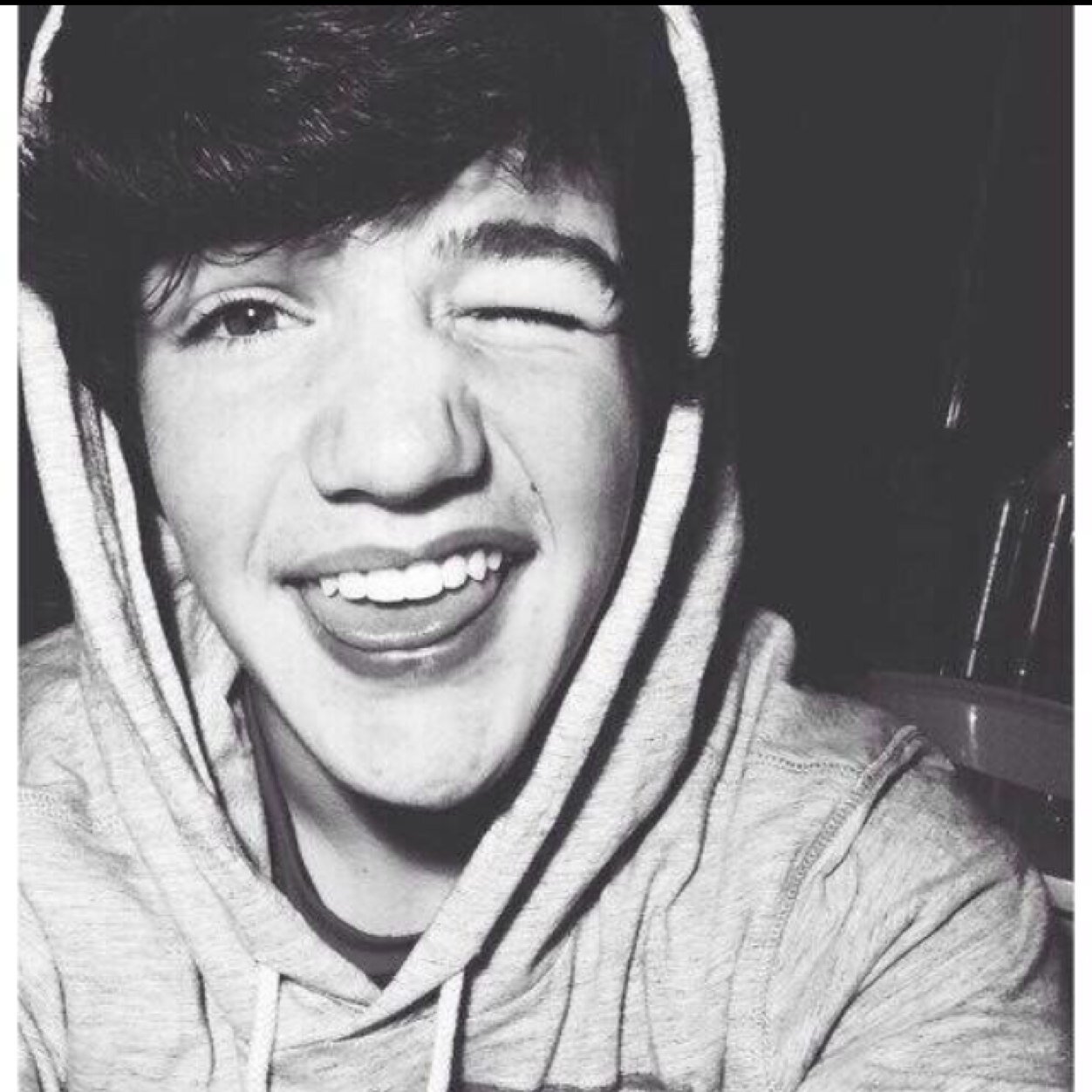 Just another girl obsessing over the magcon boys. 0/9