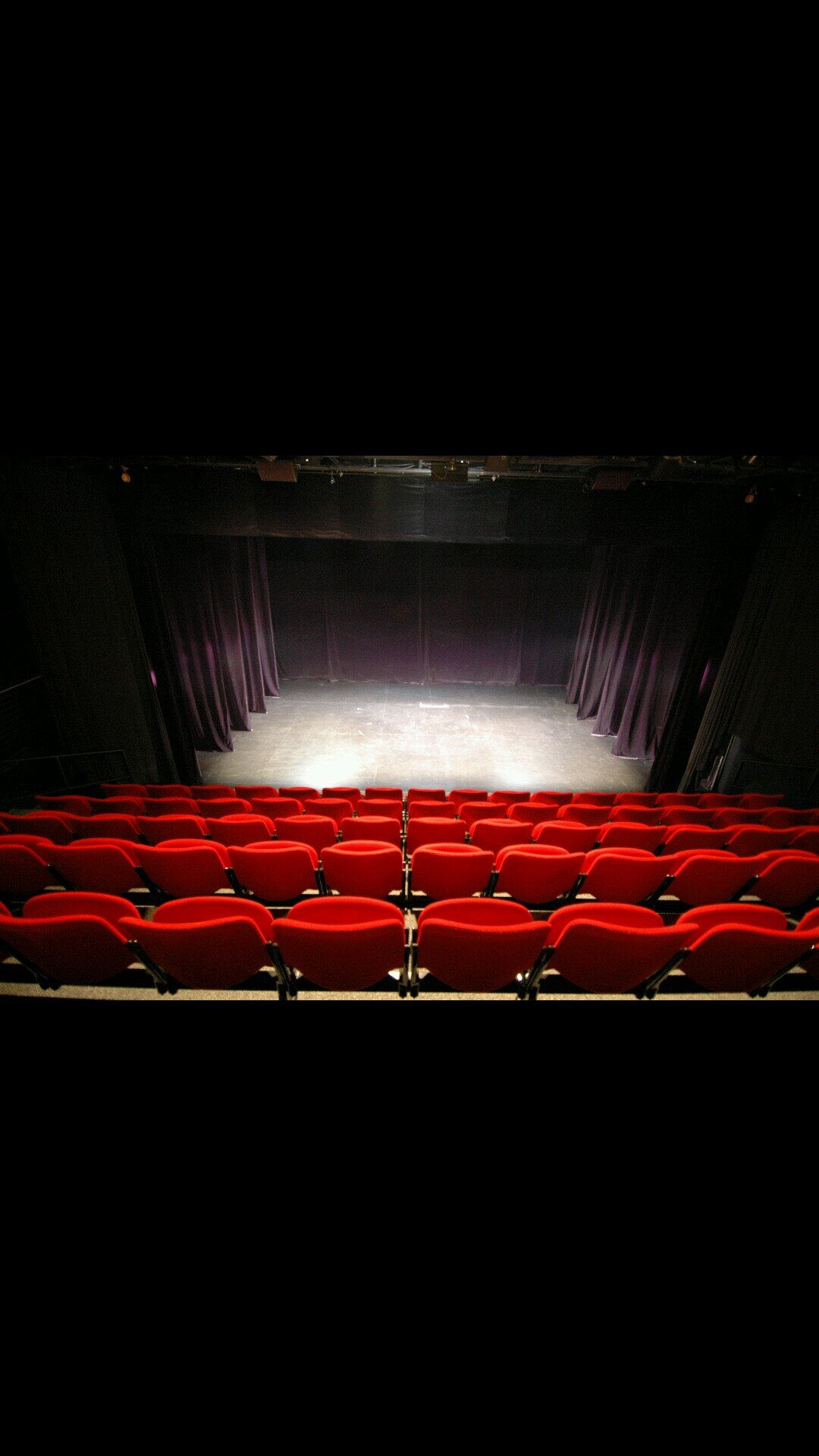 my names sam. i live in omaha nebraska. i love theatre.