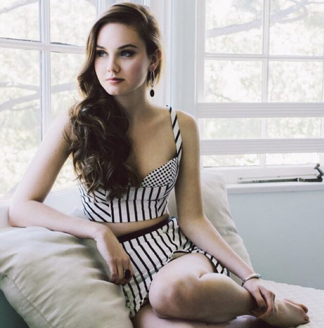 AnastaziaTSRPG's profile picture. I don't care about the danger of being in love with a wolf and one of the enemies of my family. {17, Hybrid: Half Vampire and witch.}