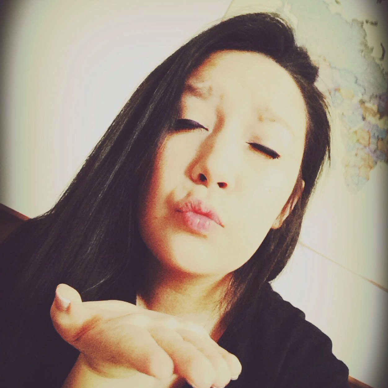 chelleeLC's profile picture. university of Ottawa grad 15, wifey. ΔΔΔ