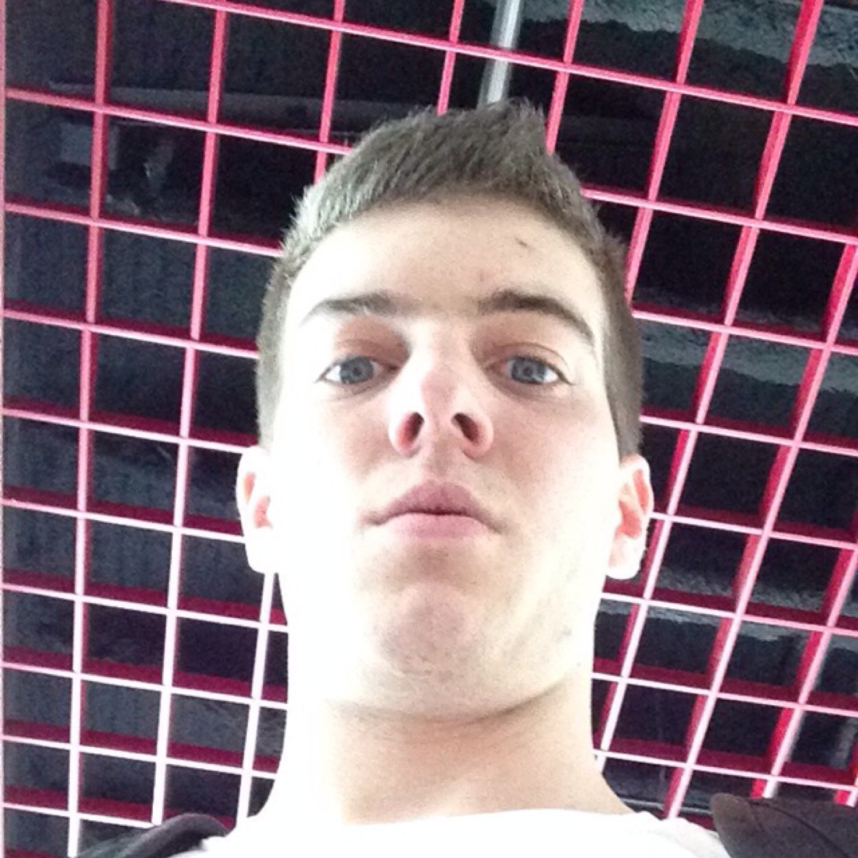 AlexRozz35's profile picture. snapchat: rosowicz
When you want to be succesful as bad as  you will breath you will fight for that 1 breath anythings possible keep fighting