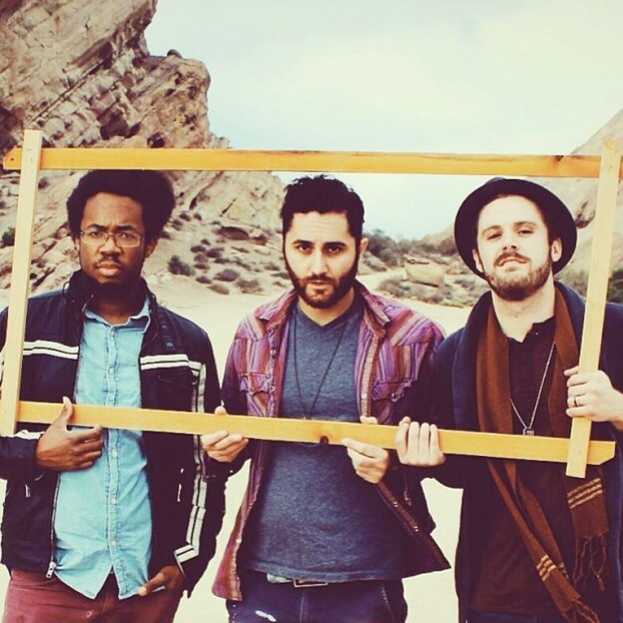 Bravesoul is a 3 piece alternative rock band from LA. Blending gritty, soulful vocals with beautiful atmospheres and an anthemic, adventurous rock sound.