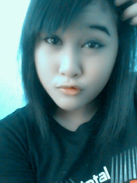 hye , yaya , 17 , johor . . :)) follow me , i will follow you back :))