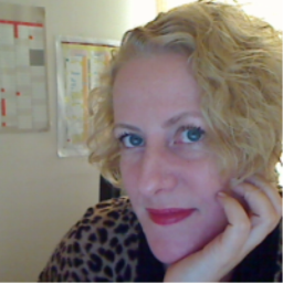 London-Irish kitty-lovin' hermeneutic polyglot tweeting on cats and other stuff. All views my own. Helping shape applied tertiary education...