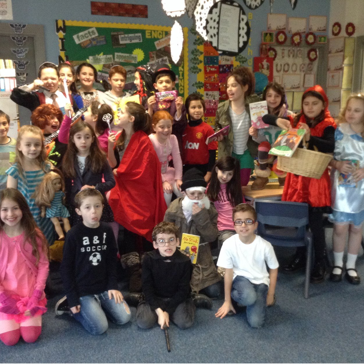 LizHowarth4's profile picture. 