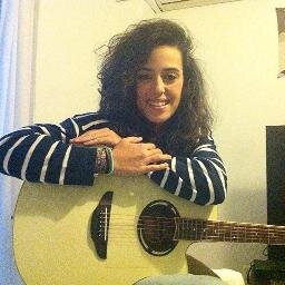 Descubre la música de VIRGINIA ELÓSEGUI @VirginiaElose La cantautora malagueña que ya ha cantado con Pablo Alborán y Vanesa Martín. http://t.co/Vppw14n3mQ