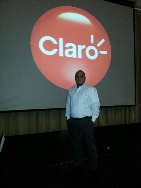 Soy Alejandro Navarro, Ejecutivo Pyme y Corporativo de Claro en: PBX Distribuido, Internet Dedicado, Troncales SIP, Datos MPLS, DataCenter Y mucho más...