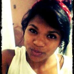 ' se tah feliz , é o que importa !  :P  :DD