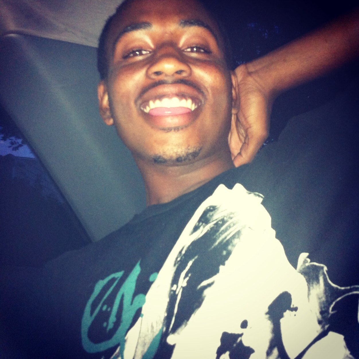 LA raised▶️ currently #aPHILLYated... im a simple guy... Turn up ! dm me your instagram ☺️