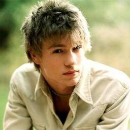 fapimacecivu's profile picture. Случайная встреча — самая неслучайная вещь на свете. © Хулио Кортасар