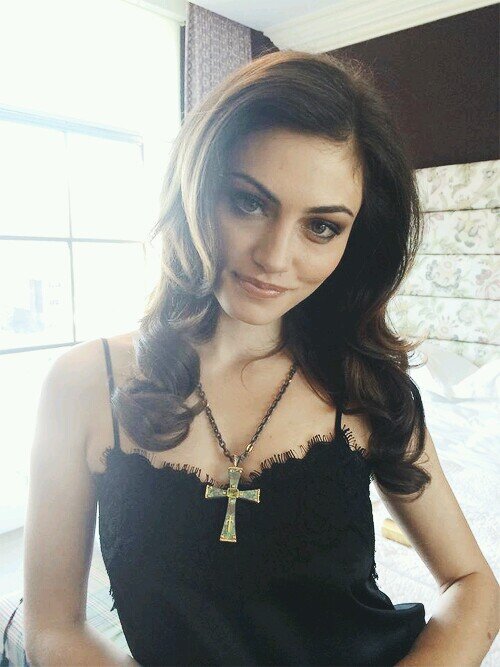 so I had this acc→ @loveuswweetie but my phone blocked and I forgot my password so this will be new one! sorry guys! :(((
