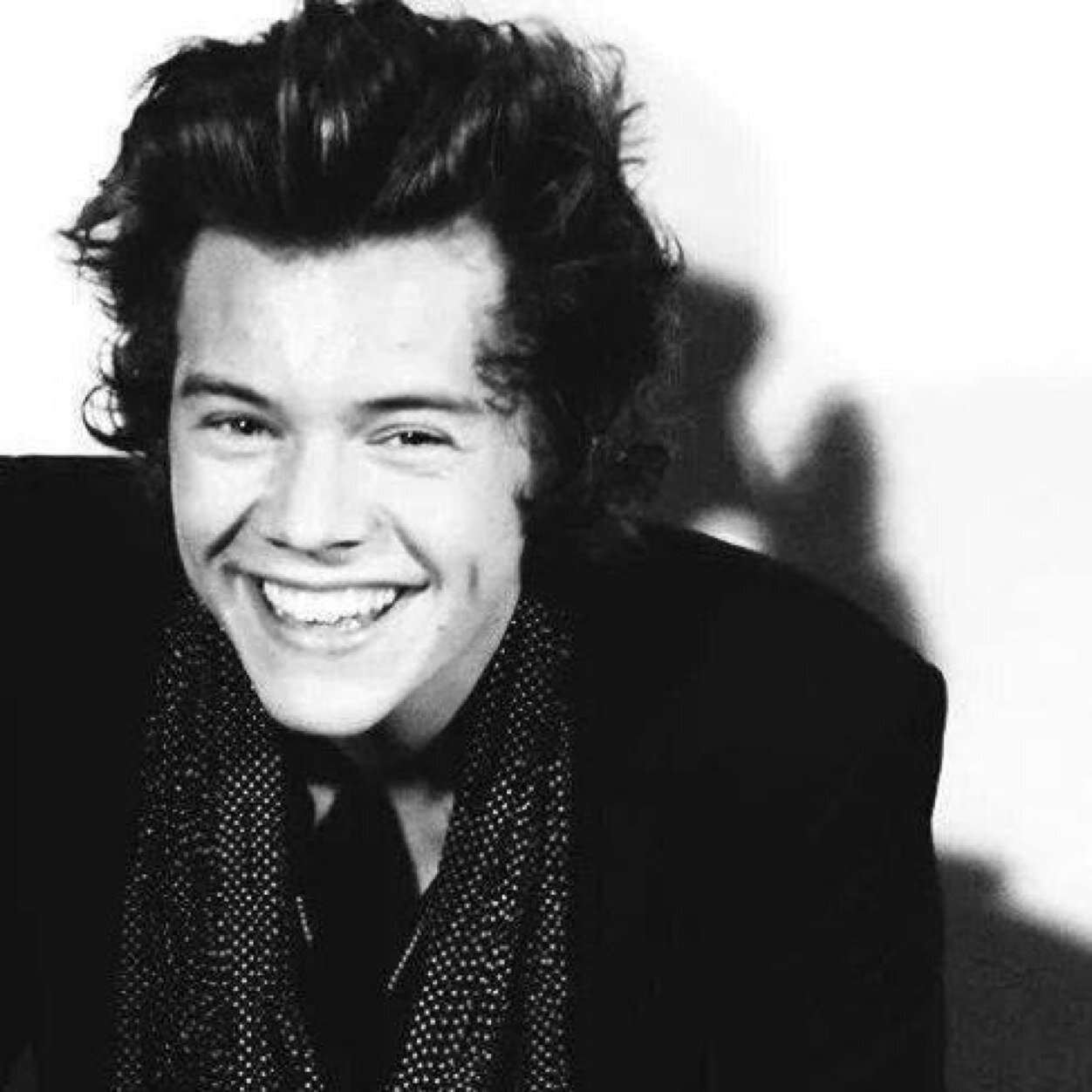 FOLLOW @gummyhaz and @perfhorann ASK FOR FOLLOWBACKS WE LOVE YOU