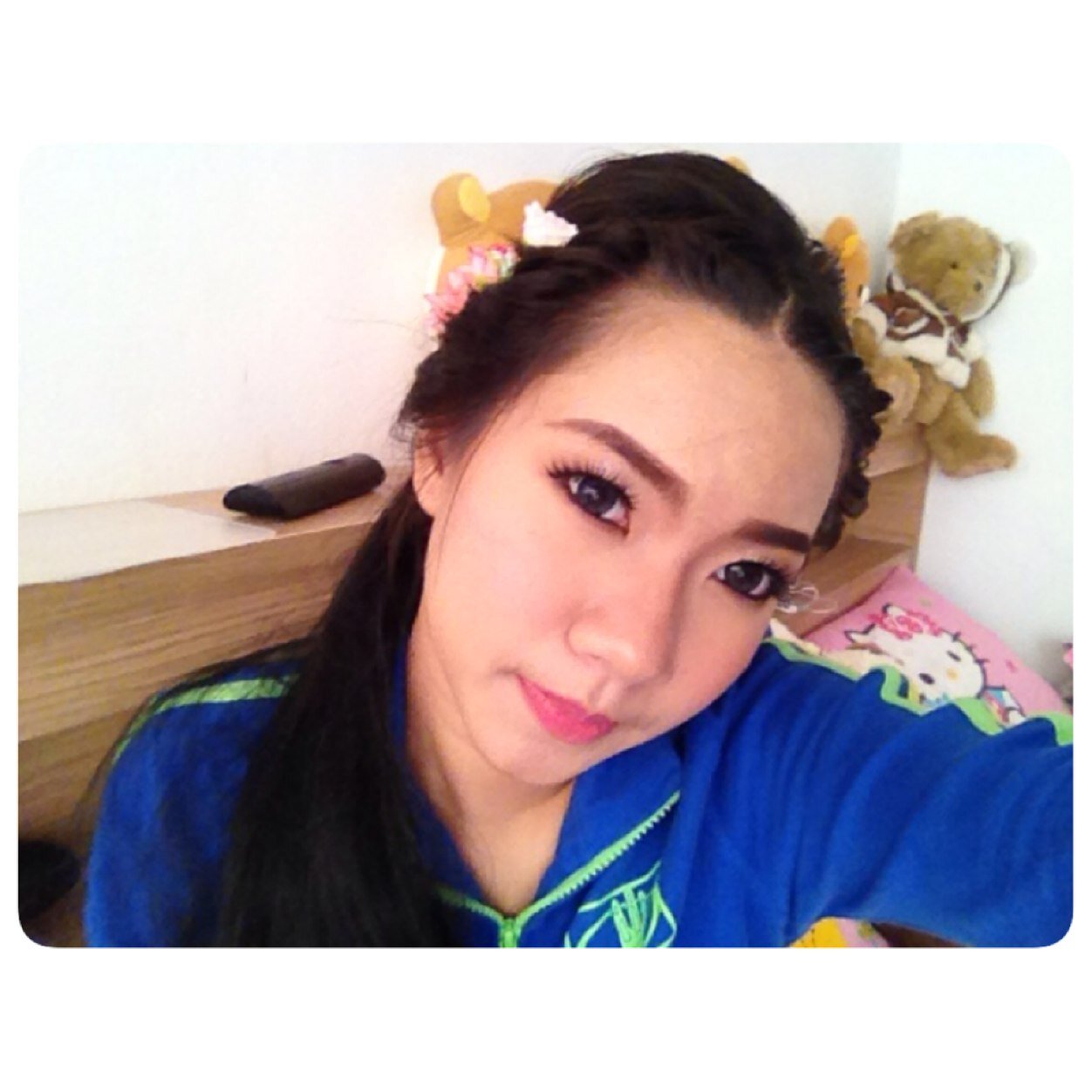 I'm still a little girl. My name is Year. ☺ My birthday is 28 Jan. 1995 , I studying at Mae Fah Luang university. Major Beauty Technology ✨