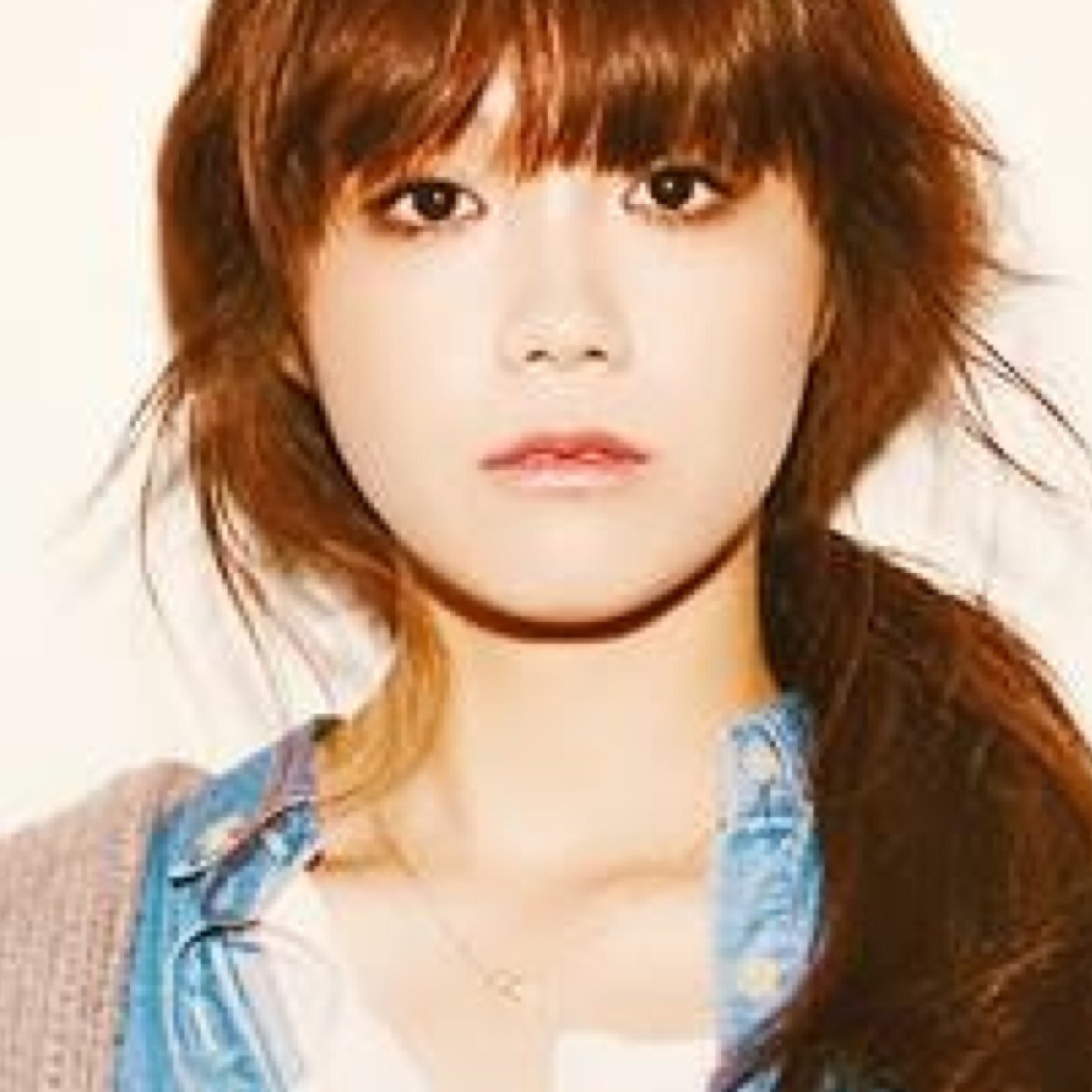 eunji a-pink just both not real. {Real:@apinkjej}
open : O6O22O14