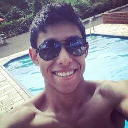 Vim aqui dizer que tu é o Mano mais lindo do mundo ta? Te amo seu gatão AHSUAHSUASHUASH' / @Kaaah_amorim