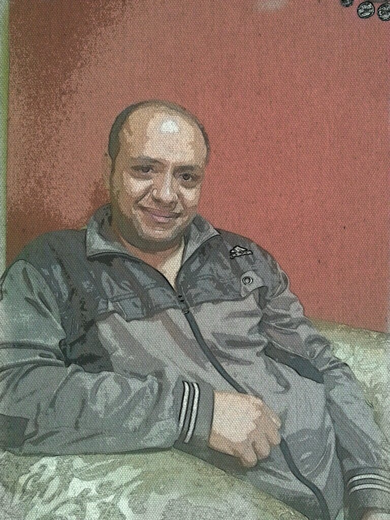 ‏ما أصعب أن يعيش الإنسان تائها بين حلم لم يكتمل وواقع لا يحتمل