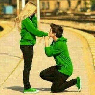 ما أقسى أن ترى دمعه على وجه إنسان .. أيا كان هذا الانسان... فماذا لو كان هذا الإنسان