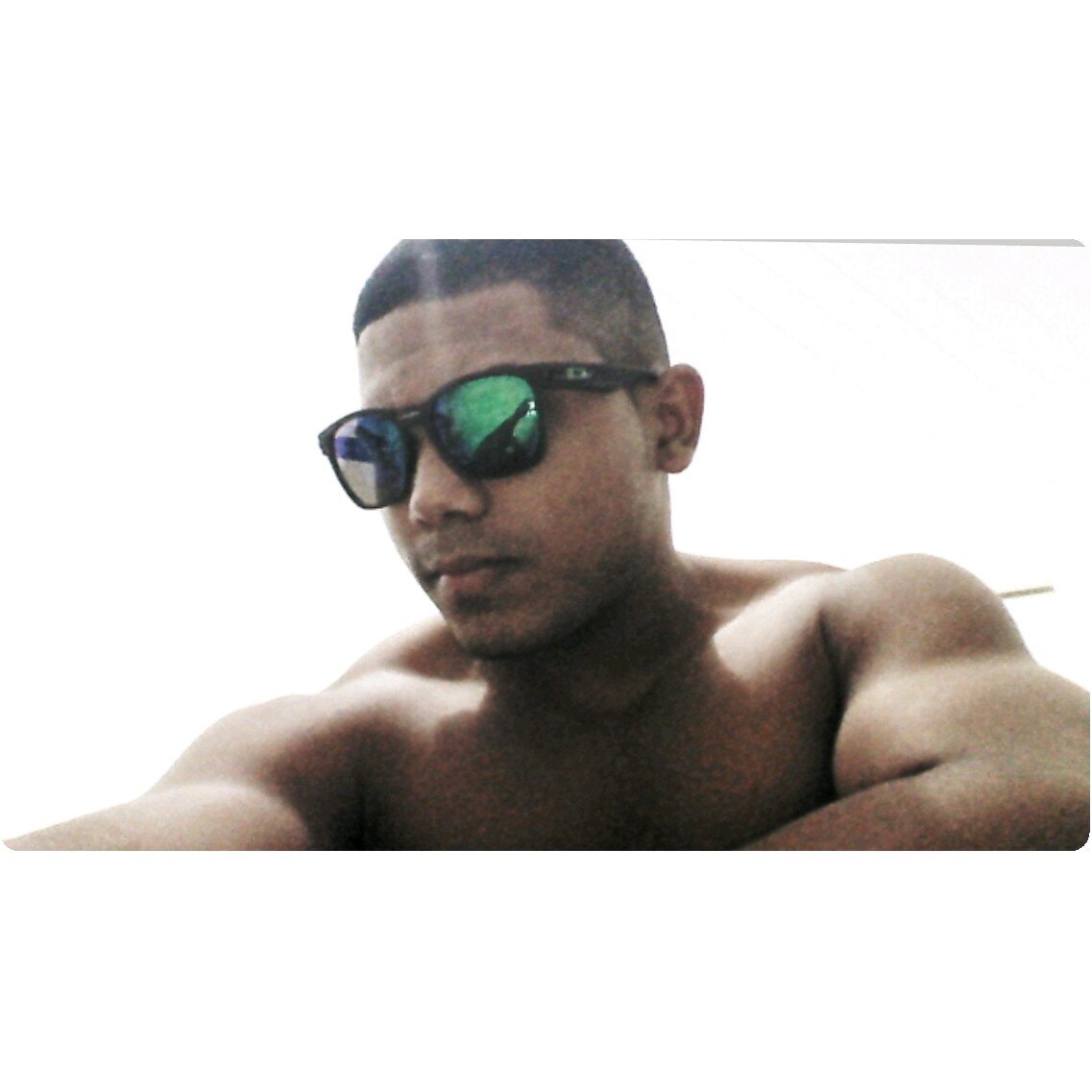 Conhecer a pessoa perfeita e se dar conta de que prefere a errada.