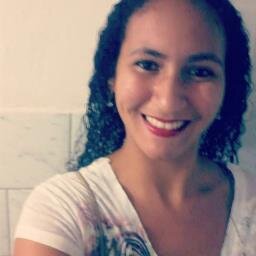 Apaixonada pela minha família. Adoro fazer novas amizades. Uma garota simpática, meiga e que possui grandes qualidades e alguns defeitos...