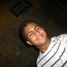 Sou um jovem de 18anos que canta e faz a vontade de deus e levar a palavra pelos hinos .
Celular :(19) 9 84411679.tim