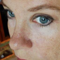 lisagloria's profile picture. Artist, fiction writer, firecracker, nominal psychic