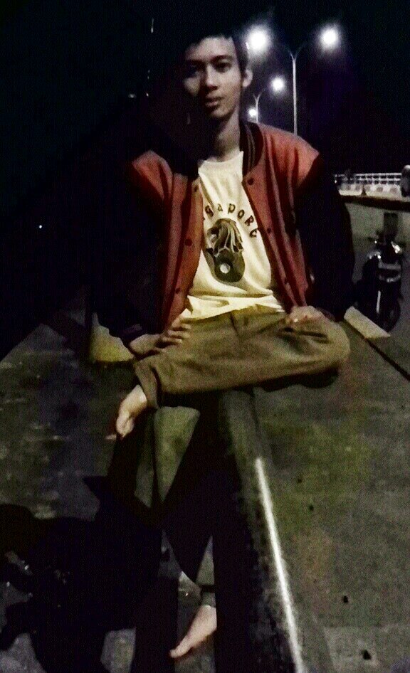 setiawanh43's profile picture. Jer basuki mawa beo
butuhe wong urip kuwi gur 3:
1.DUIT
2.BANYU
3.LISTRIK
Opo wae perlune menungsa urip neng ndonya kuwi gak eneng sing gratis.