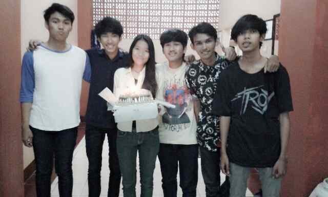 silverstringEC's profile picture. We're easycore from Tangerang Selatan @nisooong @Yumavernanda @Syahryannn @RanggaHandoko @putrarama_ @GandhiRanger || For contact: 083877755246