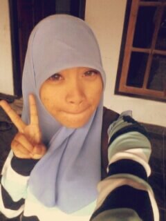 seorang pelajar | penyuka warna kuning | dan gak mikir cinta dulu .. |
wanna be a fighter yang never give up :D:)