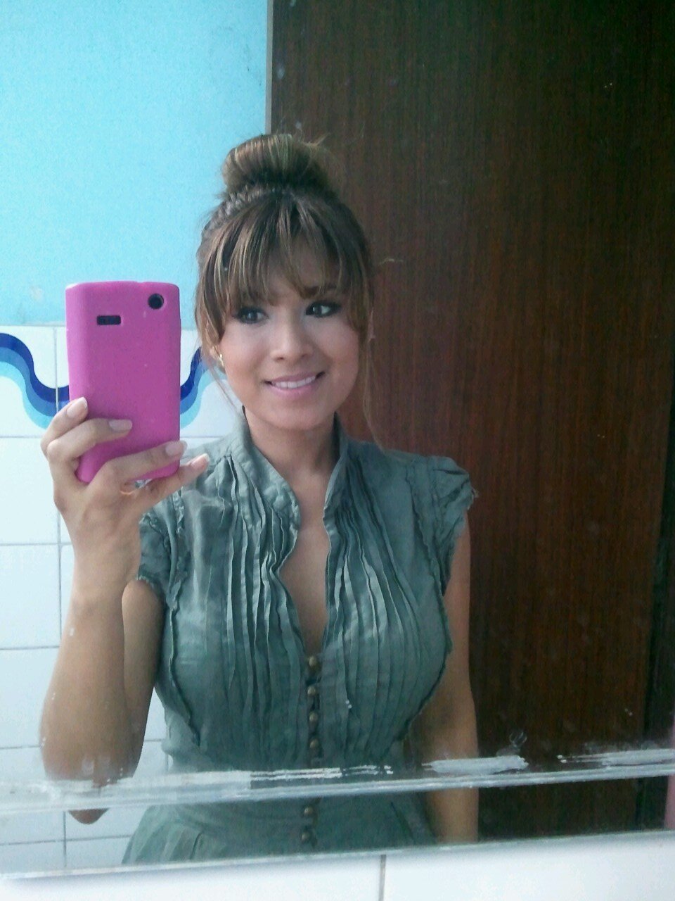 evelovesmakeup's profile picture. 