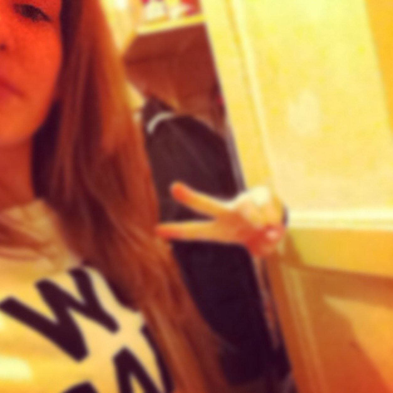 Voeggtooee ;; Instagram ;; @DikkeKussPriscillaa    & snapchat ;; @ sillaax