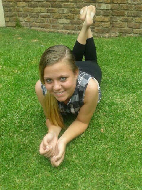 ♡I love my friends to bits and enjoy the raandomest shizz with them!!♡ all ears for Linkin Park though!!♡ @naluggwa5. Waass here!!♡ staay aawesome binx ;)