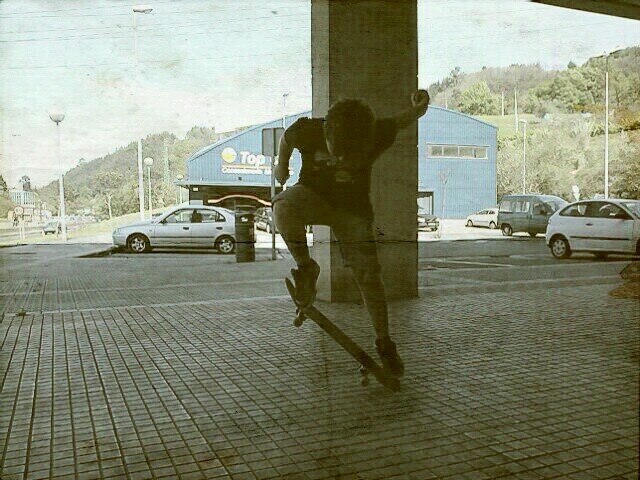 Skate asta que me mate,patina que no contamina...