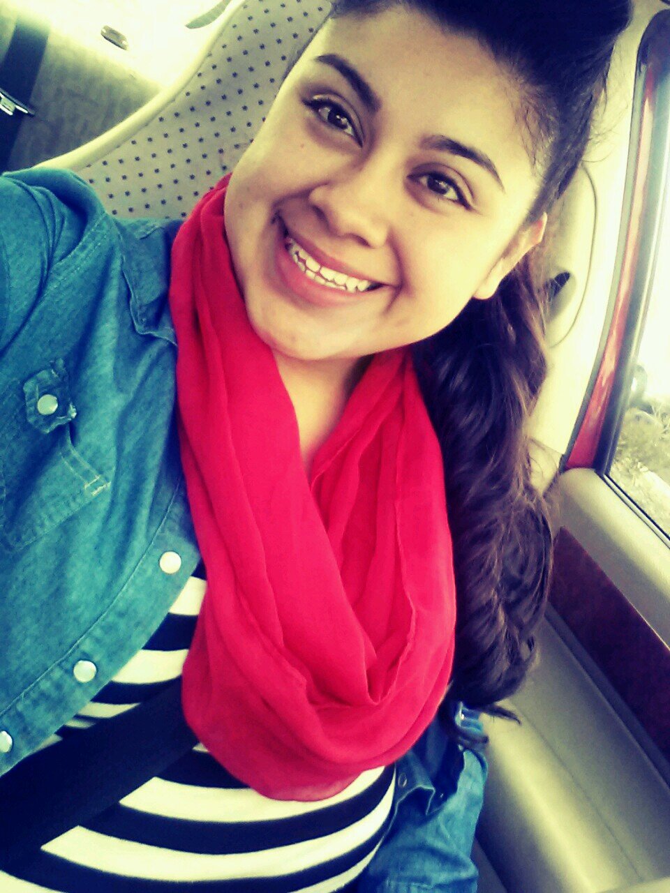 Funny,crazy, I love to meet new people I love my family ill put God and my family before anything or anyone else:)