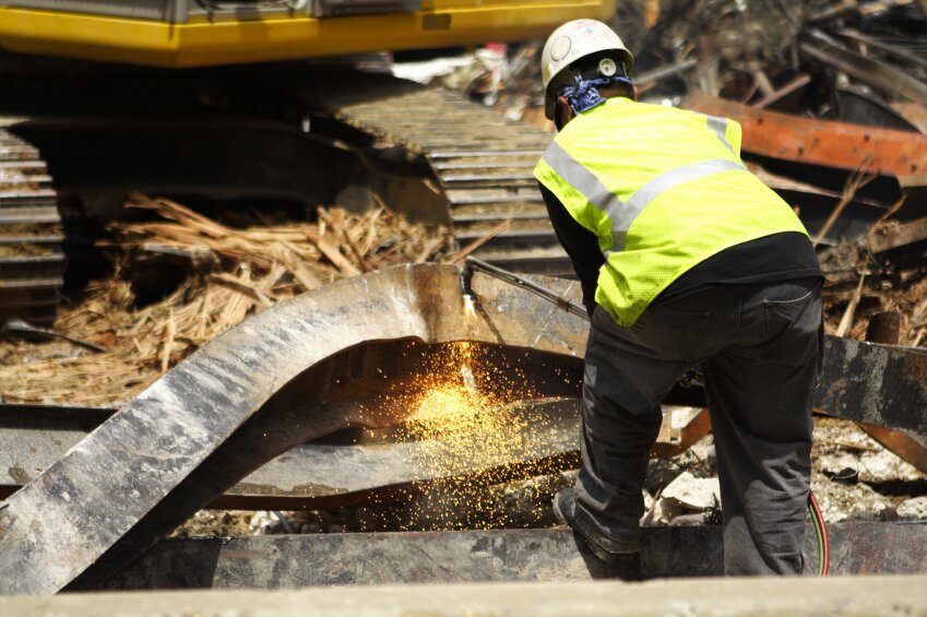 Licensed demo contractor.  We cut & move heavy scrap metal from farm equipment, vehicles, chillers, and much more. And what's more, we come to you!