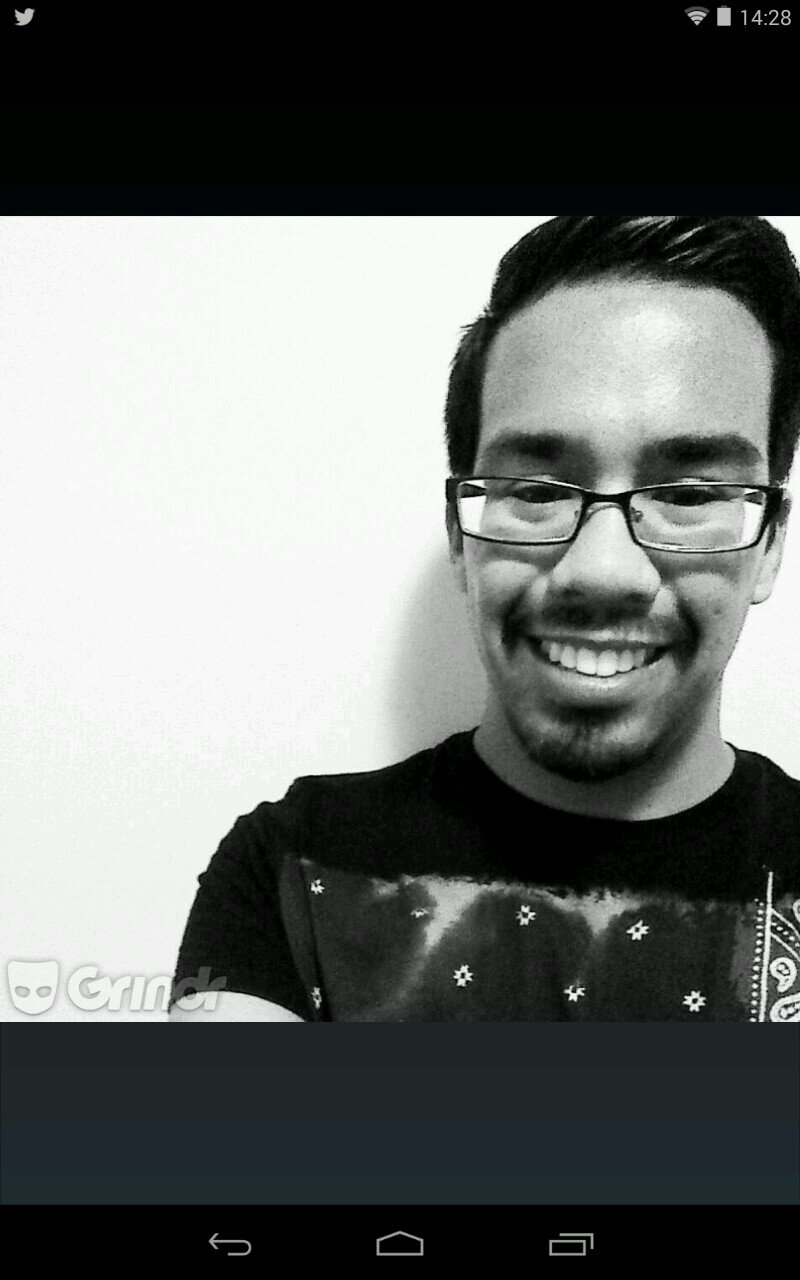 Former altar boy, current train wreck.

IG: _aaprieto