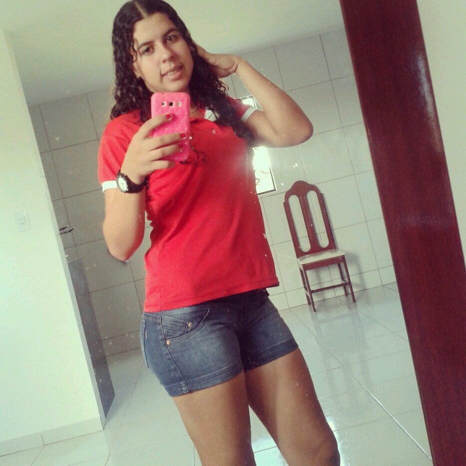16 aninhos,Libriana,Meiga,Chata,Insuportável,divertida!Faça por merecer!SEGUI SIGO DE VOLTA! ;*
