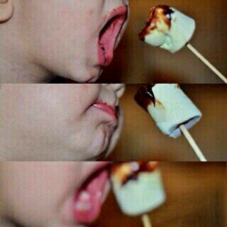 ♥♥ ѕ//м ..♡' ﺄشتقت لک مّﺎ عااد لعيۆني صبر !
ﺎلبرد بعدک ۆﺎلدفى ضمٓةة يديک
♥