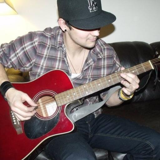 wadehellyer's profile picture. Muted talk-box. Lover of guitars, sweet riffs and good brews. Generally sleepy mammal. Graphic and web designer by trade, available for hire.