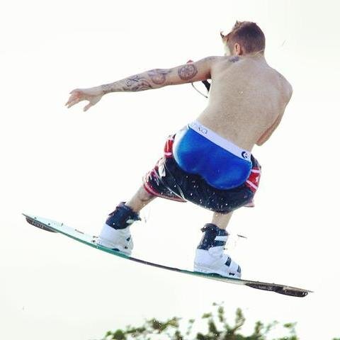 TE DEI FOLLOW GRATIS AGORA SIGAM @Drewftgui sigo vocês de volta lá