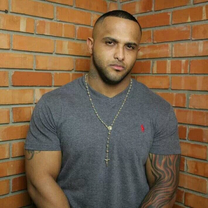 upcoming artist outta Tulsa,OK currently pushing his single Pull Up ft. T.I.