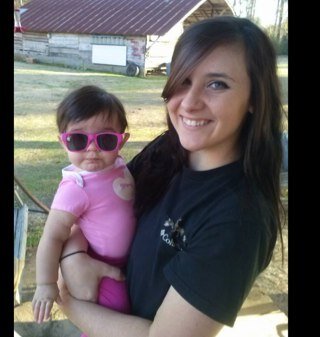 20 years young, Full time mommy to the prettiest little girl, I'm way too blessed to be stressed.
