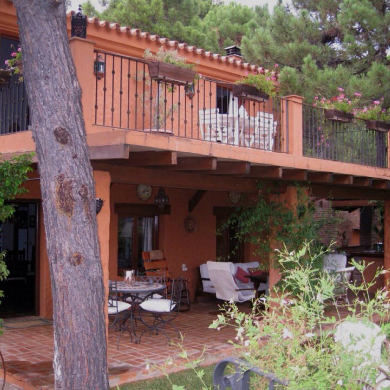 Casa de campo con vistas al Pantano de la Concepción (Marbella) se alquila para rodajes, eventos y estancias de corta y larga duración.