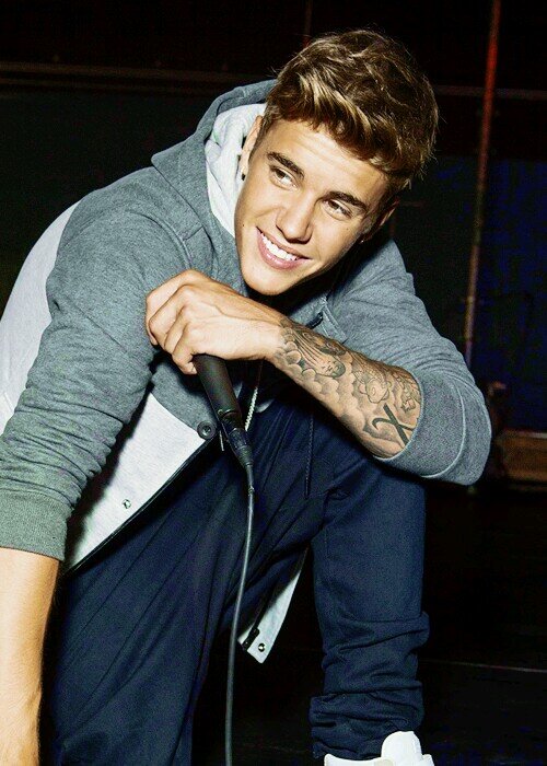 Welcome to our Page! ♡
We are Beliebers who post the latest News about Justin bieber.