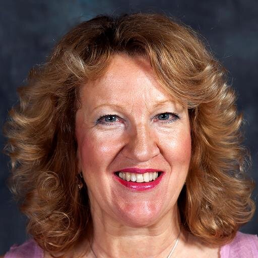 As a Wellbeing Coach & Therapist I help you to de-stress, regain your mobility & get out of pain fast with Yoga, Rossiter Workouts, Massage, Reflexology & Reiki