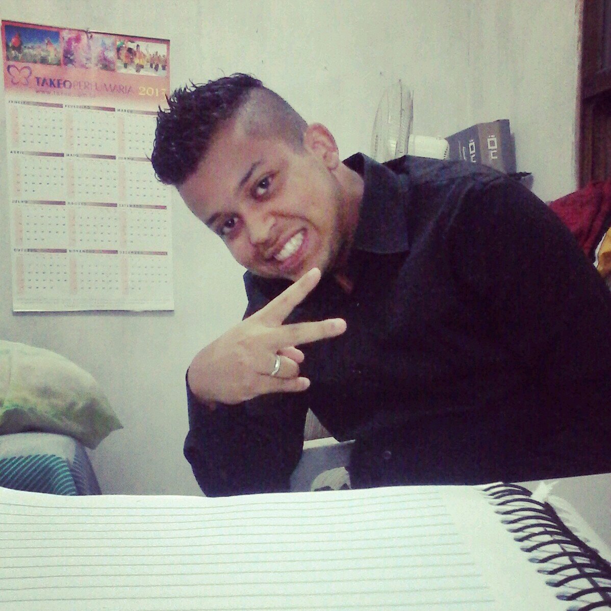 Quem me ver, me vê sorrindo e vai ser sempre assim♫