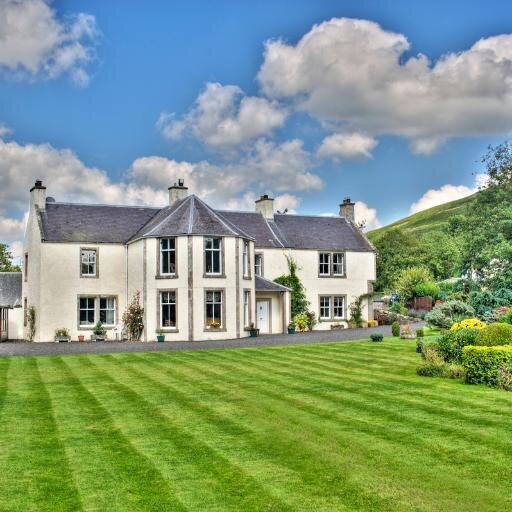 Glebe House - Holiday Home Scotland - 4 bedroom self-catering holiday house accommodating 10 People (+2) on two floors, spacious and handsomely furnished