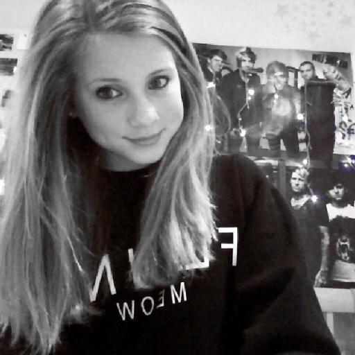 eilidh_clarke's profile picture. 'I don't want to do this by myself, I don't want to live like a broken record, I've heard these lines a thousand times, and I've seen it all before'