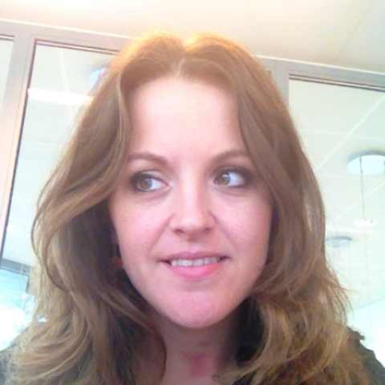 MariannevGulik's profile picture. Almen| verloofd| 2 heerlijke kinderen | creatief | woontijdschriften verslaving | heerlijk huis met dito tuin | lekker eten & goede wijn